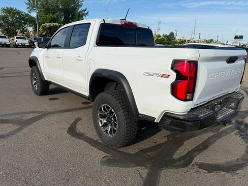 Used 2024 Chevrolet Colorado ZR2 w/ Technology Package AWD/4WD image 8