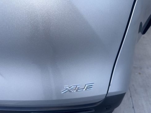 Used 2025 Toyota Sienna XLE image 15