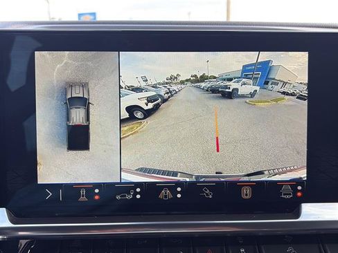 Used 2025 GMC Sierra 2500 SLE w/ SLE Value Package; AWD/4WD image 25