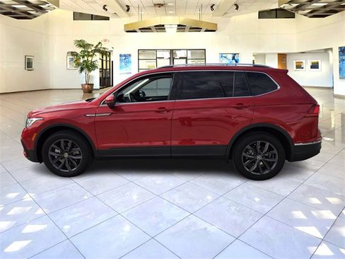 Used 2022 Volkswagen Tiguan SE image 4