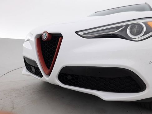 Used 2018 Alfa Romeo Stelvio Sport w/ Quick Order Package 22J Sport AWD/4WD image 15