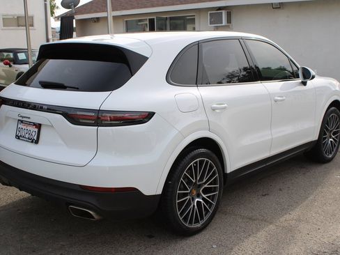 Used 2021 Porsche Cayenne image 4