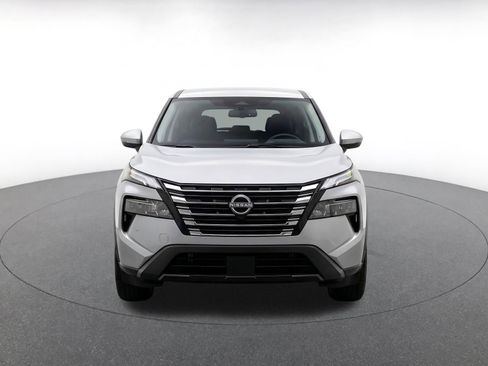Used 2025 Nissan Rogue SV FWD image 2