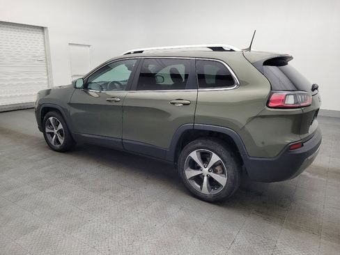Used 2019 Jeep Cherokee Limited image 3