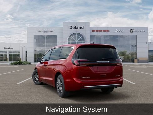 New 2027 Chrysler Pacifica Limited FWD image 3