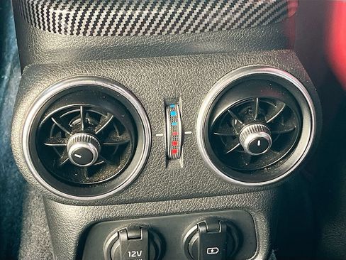 Used 2020 Kia Stinger GT2 AWD/4WD image 27