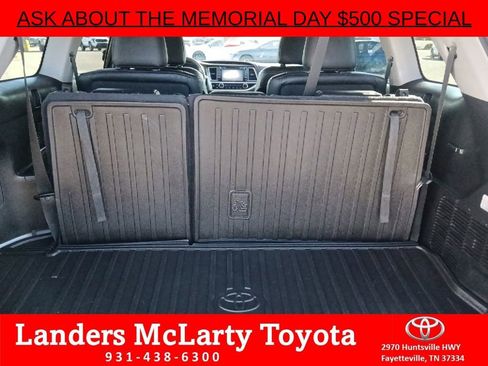 Used 2019 Toyota Highlander XLE AWD/4WD image 30