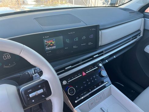 Used 2025 Hyundai Santa Fe SEL image 17