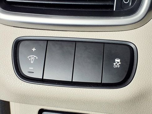 Used 2017 Kia Sorento LX w/ LX Convenience Package image 15