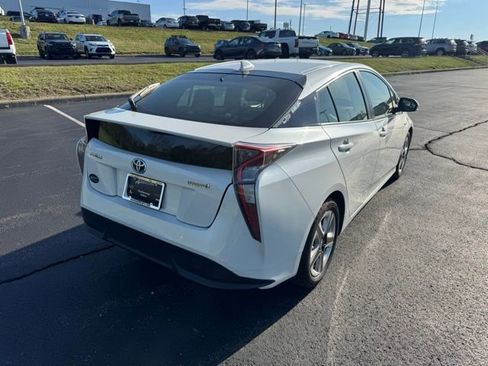 Used 2016 Toyota Prius Three Touring image 6