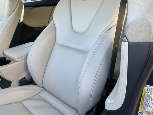 Used 2019 Tesla Model S Long Range image 17