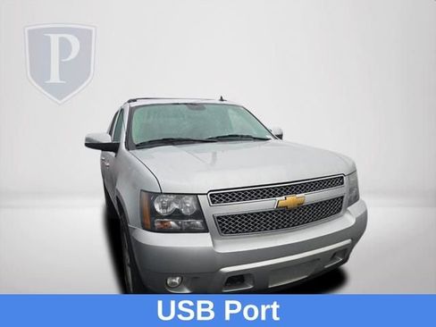 Used 2013 Chevrolet Avalanche LTZ image 13