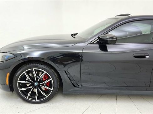 Used 2025 BMW i4 M50 w/ Premium Package image 9