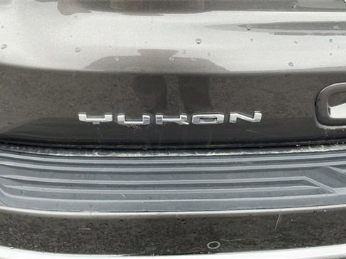 Used 2021 GMC Yukon XL SLT image 6