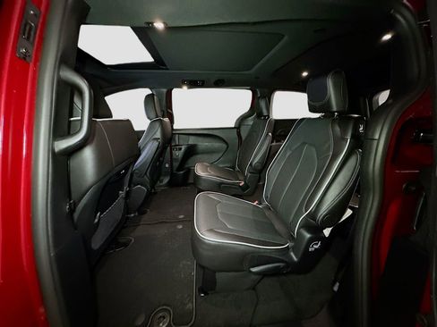 New 2026 Chrysler Pacifica Limited w/ S Appearance Package image 16