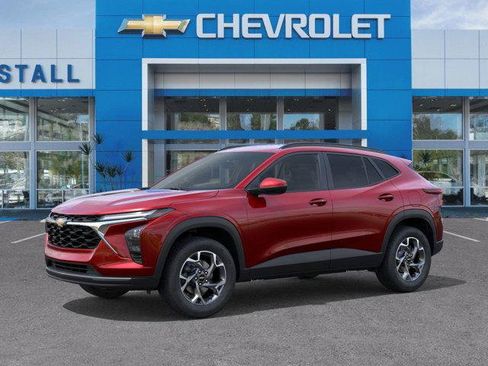 Used 2026 Chevrolet Trax LT w/ Driver Confidence Package FWD image 2