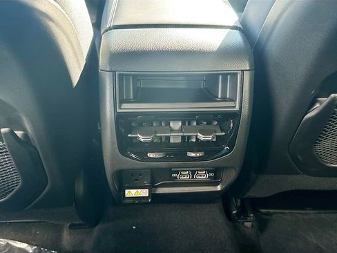 New 2025 Jeep Grand Cherokee Laredo w/ Luxury Tech Group I image 27