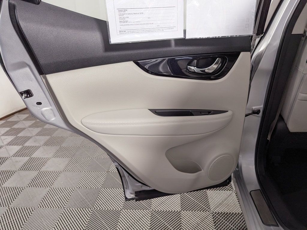 Used 2022 Nissan Rogue Sport SV w/ Technology Package FWD image 39