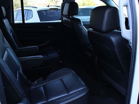 Used 2017 Chevrolet Suburban LT RWD image 23