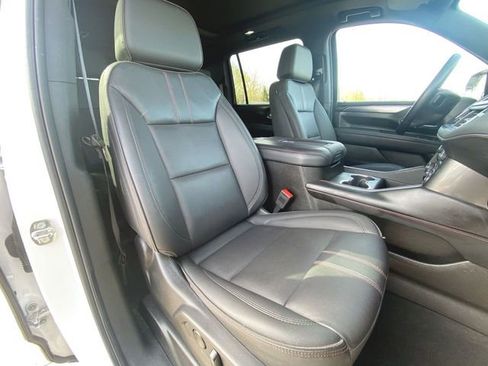 Used 2023 Chevrolet Suburban RST w/ Sport Performance Package AWD/4WD image 28