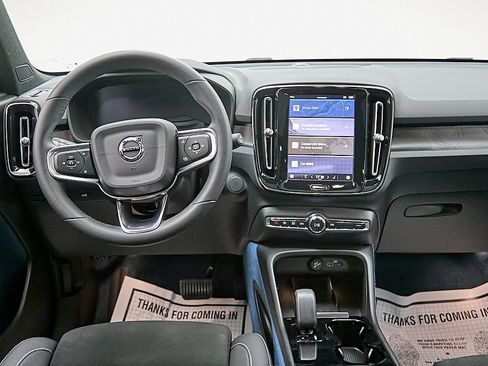 Certified 2023 Volvo XC40 Recharge Ultimate image 27