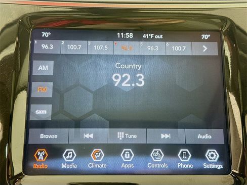 Used 2020 Jeep Cherokee Limited image 14