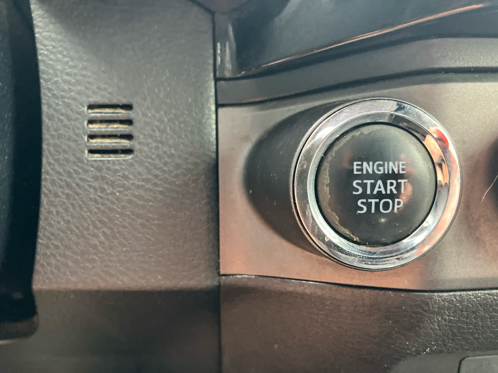 Used 2018 Toyota Tacoma TRD Off-Road AWD/4WD image 24