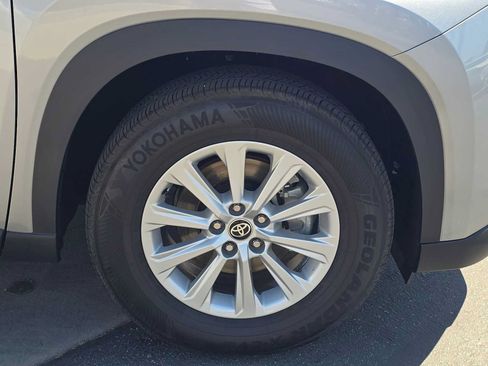 Certified 2026 Toyota Grand Highlander FWD image 9