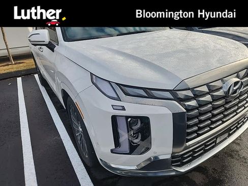 Used 2023 Hyundai Palisade Calligraphy image 1