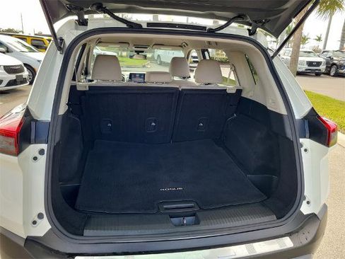 Certified 2023 Nissan Rogue SV image 15