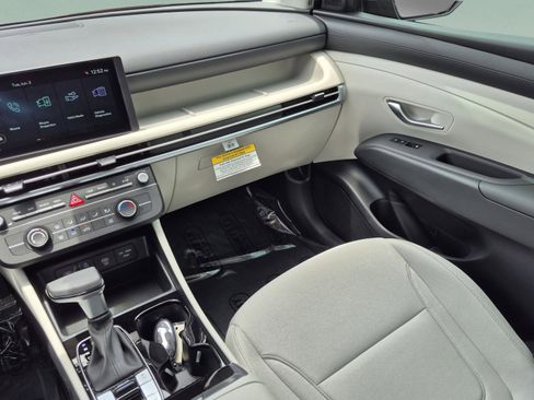 New 2026 Hyundai Tucson SE FWD image 12