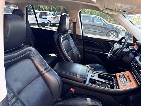 Used 2021 Lincoln Aviator Reserve w/ Equipment Group 201A AWD/4WD image 16
