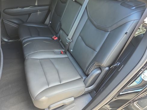 Used 2024 Cadillac XT6 Luxury FWD image 16