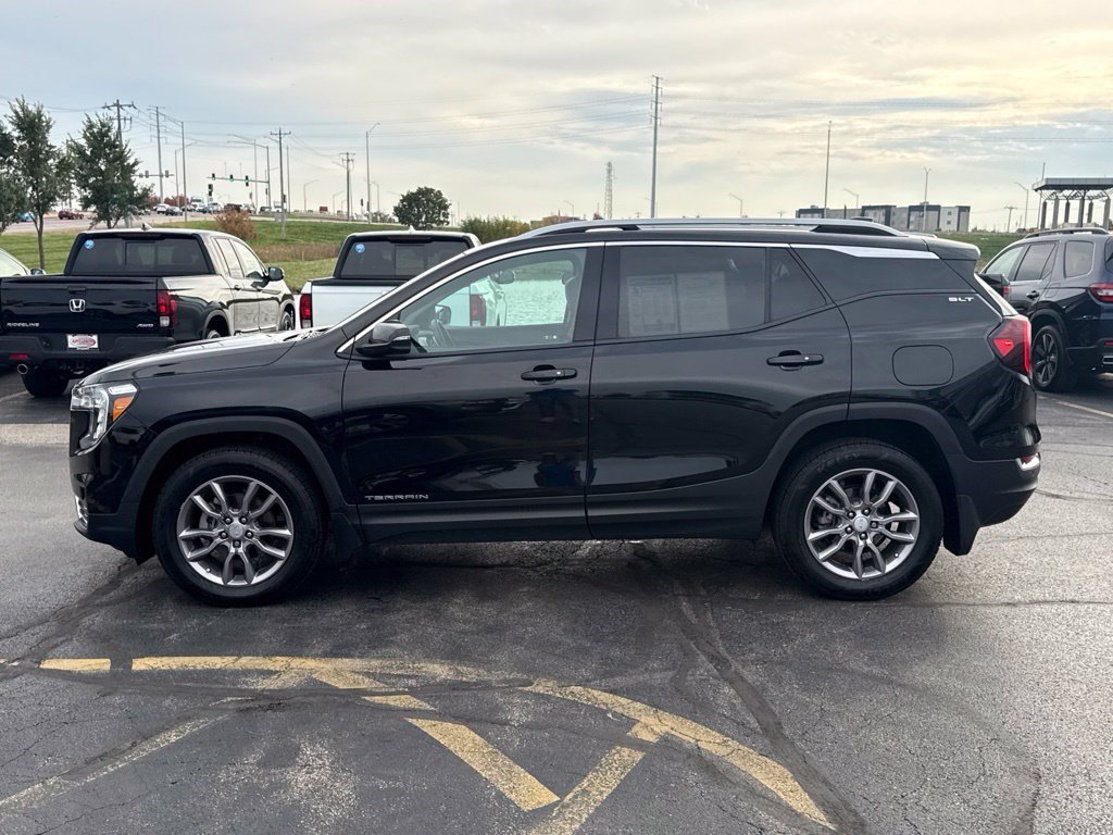 Used 2023 GMC Terrain SLT AWD/4WD image 8