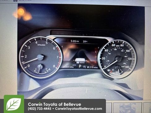 Used 2025 Nissan Rogue SV image 5