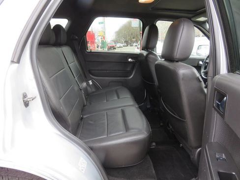 Used 2011 Ford Escape Limited w/ 302A Rapid Spec Order Code image 18
