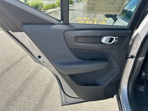Certified 2025 Volvo XC40 B5 Plus AWD/4WD image 16