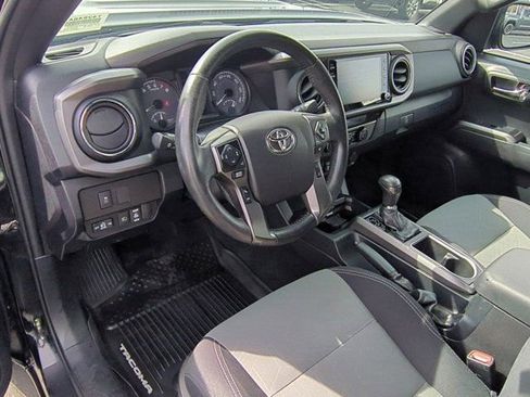 Used 2021 Toyota Tacoma TRD Sport AWD/4WD image 10