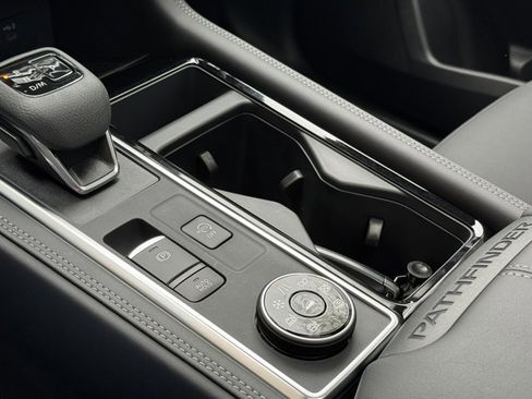 New 2026 Nissan Pathfinder Platinum AWD/4WD image 30