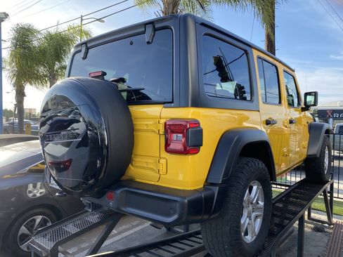 Used 2018 Jeep Wrangler Unlimited Sport S image 8