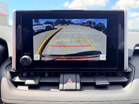 Used 2025 Toyota RAV4 XLE AWD/4WD image 16