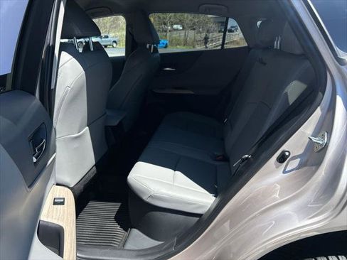 Certified 2024 Toyota Venza XLE AWD/4WD image 28