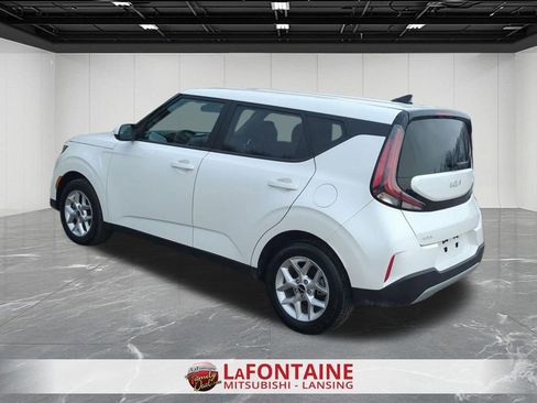 Used 2025 Kia Soul LX w/ LX Technology Package FWD image 6