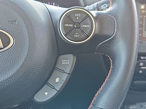 Used 2018 Kia Soul ! FWD image 24