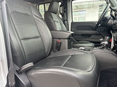 Used 2022 Jeep Wrangler Unlimited Sahara w/ Cold Weather Group image 28