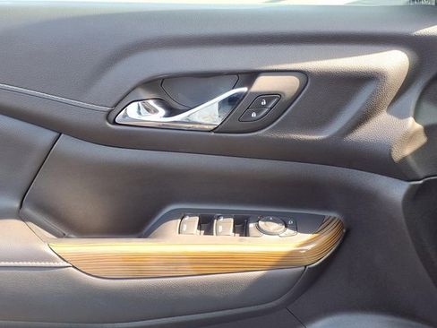 Used 2023 GMC Acadia SLE w/ Driver Convenience Package image 18