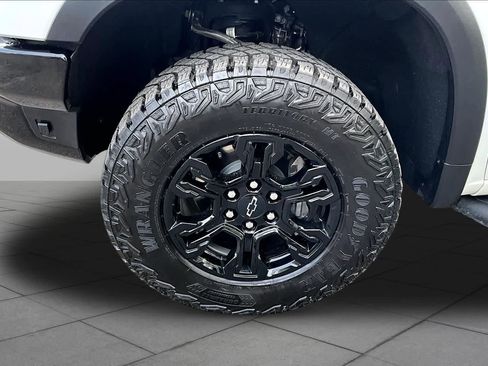 Used 2025 Chevrolet Silverado 1500 ZR2 w/ Technology Package AWD/4WD image 11