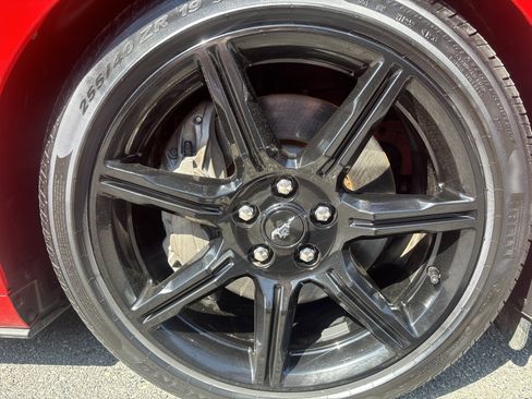 Used 2019 Ford Mustang GT Premium w/ Equipment Group 401A RWD image 27