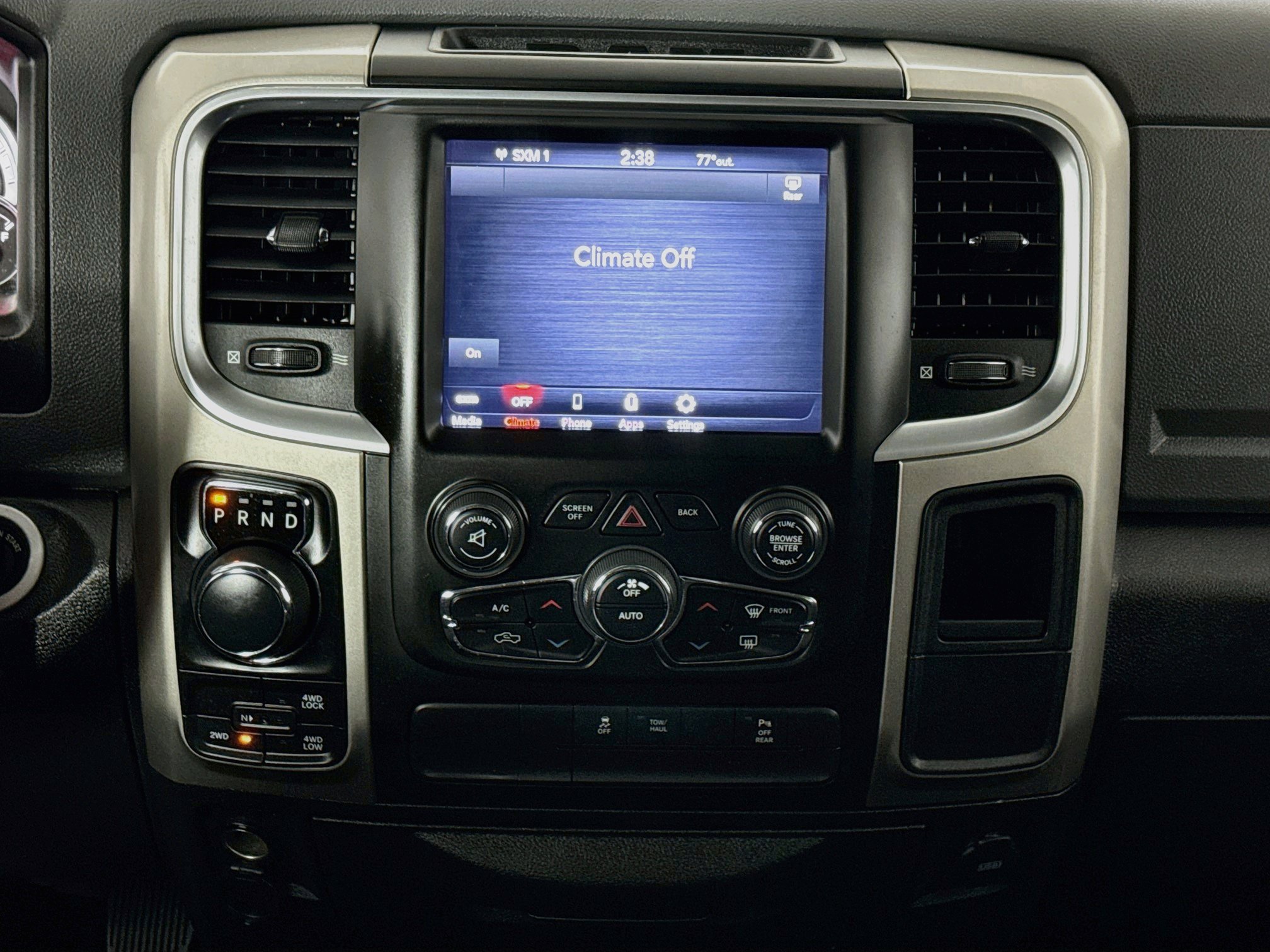 Used 2020 RAM 1500 Classic SLT AWD/4WD image 26