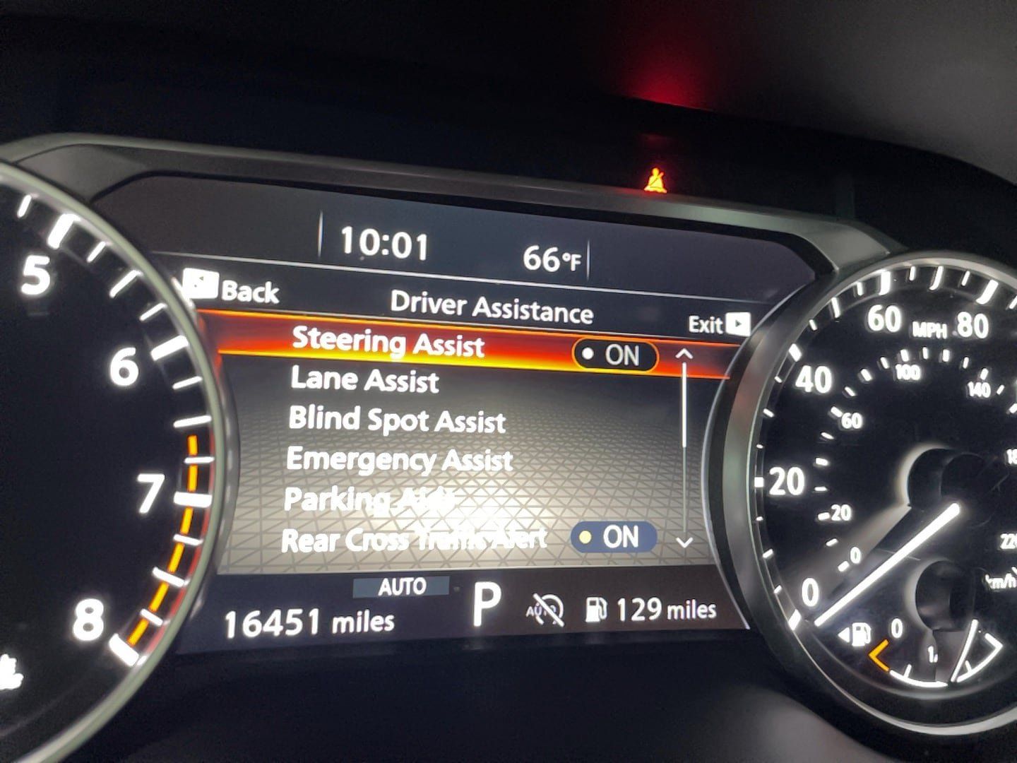 Used 2025 Nissan Pathfinder Rock Creek AWD/4WD image 11